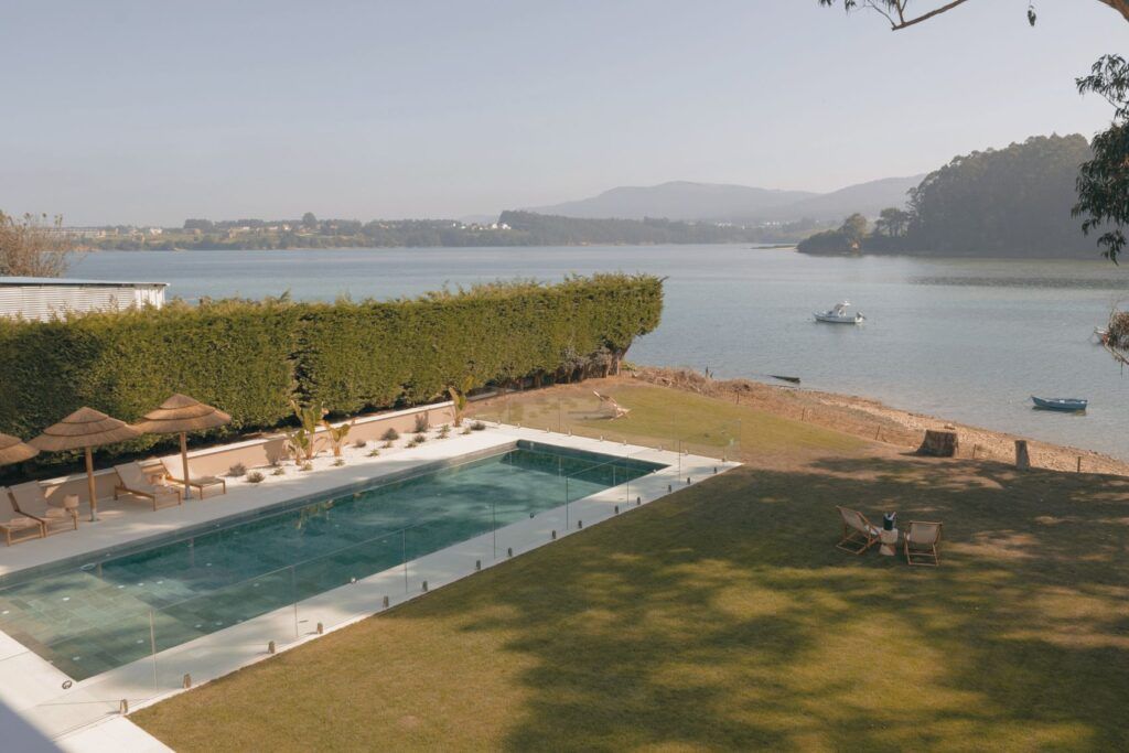portada de malates hotel en foz